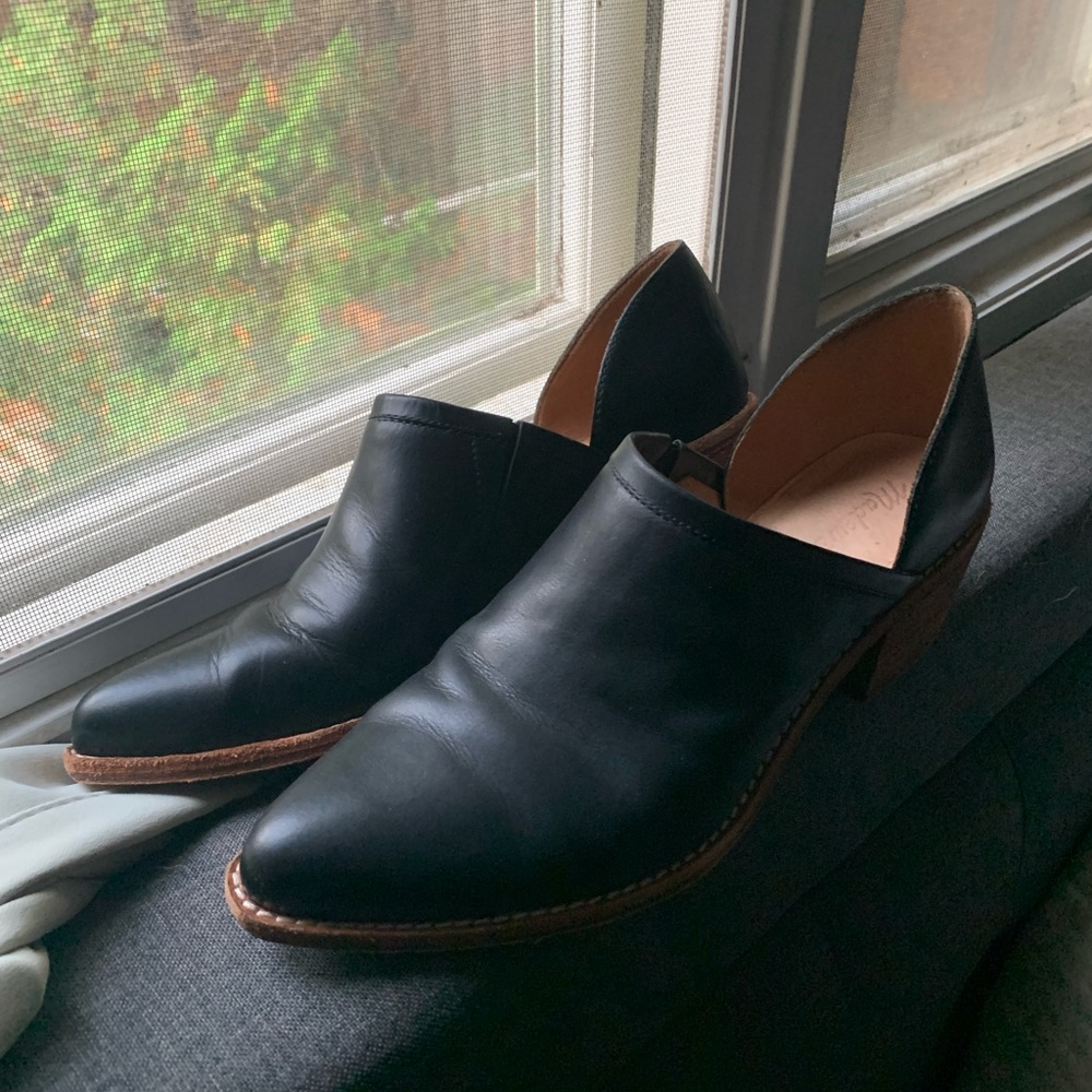 Madewell | Brady Low Cut Bootie in black size 9 (feels like 9 1/2)